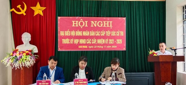 Đại biểu HĐND tiếp xúc cử tri xã Lay Nưa trước kỳ họp  HĐND các cấp nhiệm kỳ 2021-2026  